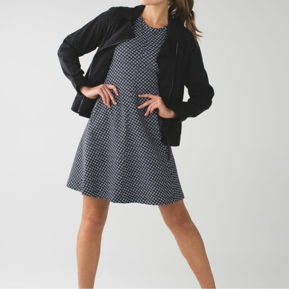 Lululemon Til Dawn Black White Deep Dive Dress Size 8 - Picture 2 of 16